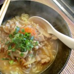 インスタントラーメン！たっぷりトッピングを乗せて！ – つくばスゴイ1人暮ら しメシ特集！